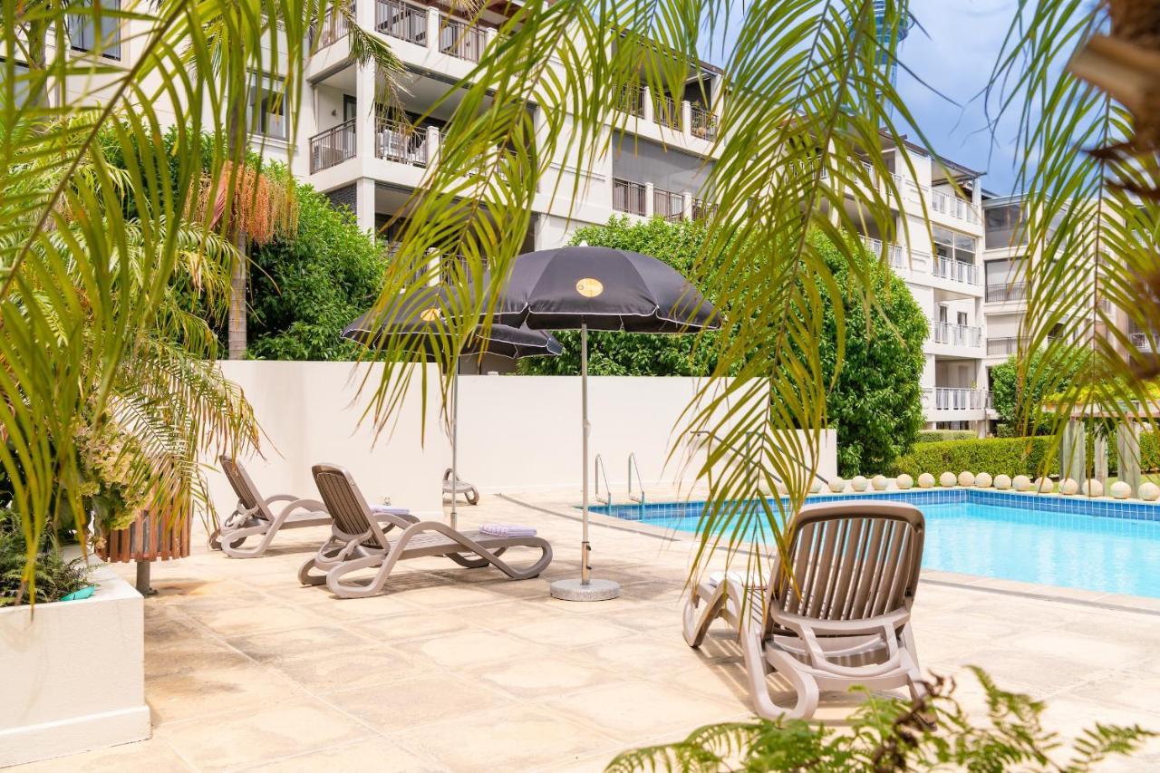 מלון Ohtel אוקלנד מראה חיצוני תמונה Pool at the hotel