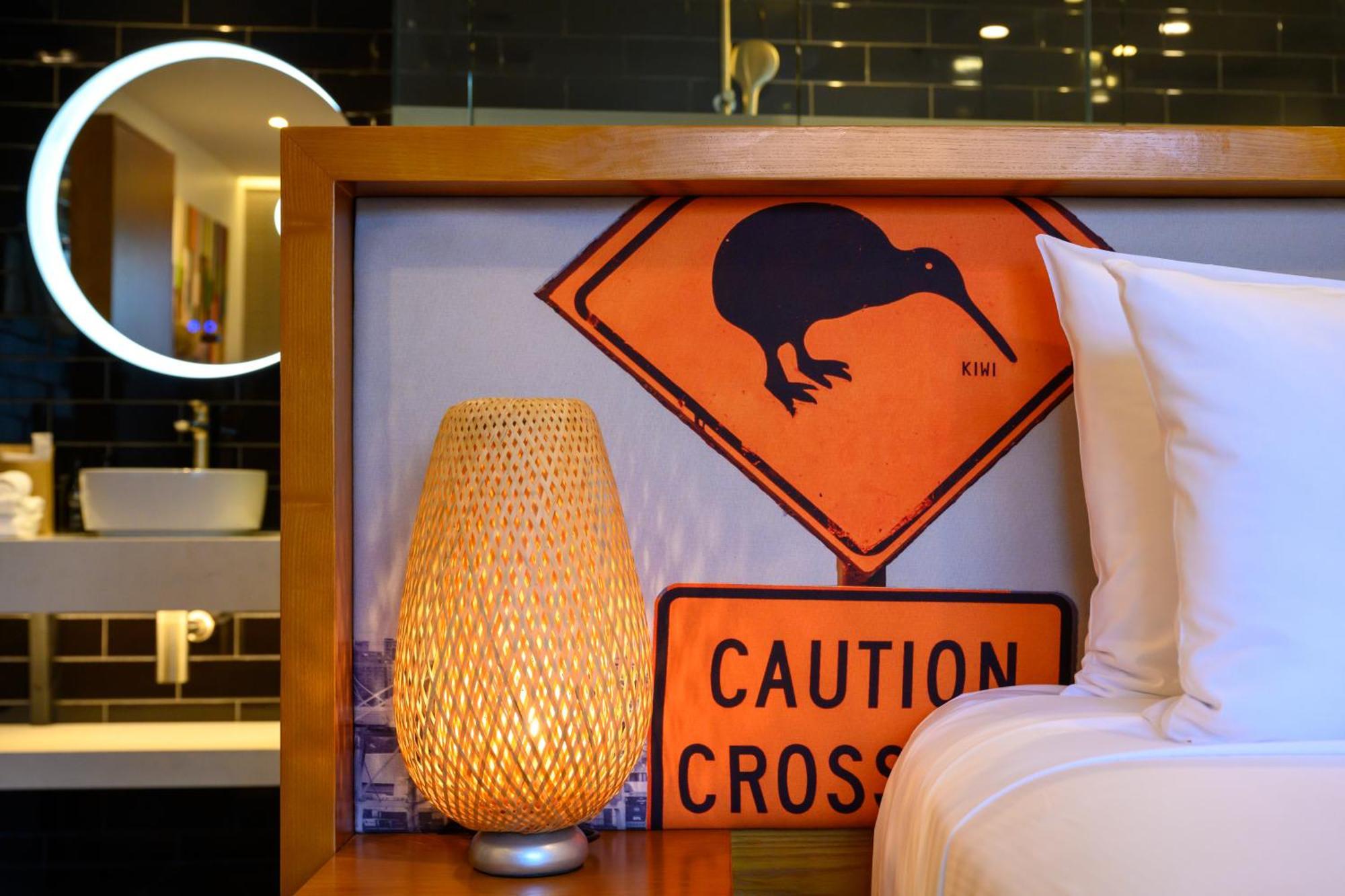מלון Ohtel אוקלנד מראה חיצוני תמונה A warning sign for kiwis