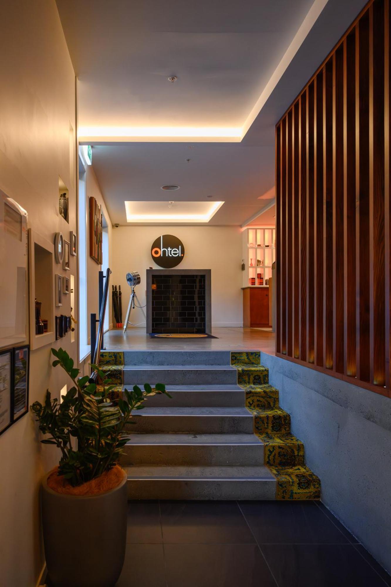 מלון Ohtel אוקלנד מראה חיצוני תמונה Entrance to the hotel